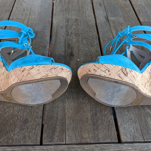 Guess Turquoise Platform Heels, Size 8M - Picture 4 of 7